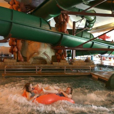 Holiday Inn Hotel & Suites オワトナ エクステリア 写真