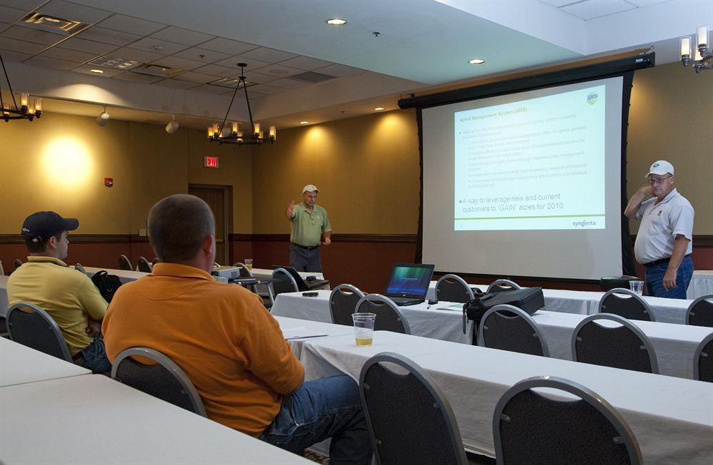 Holiday Inn Hotel & Suites オワトナ 設備 写真