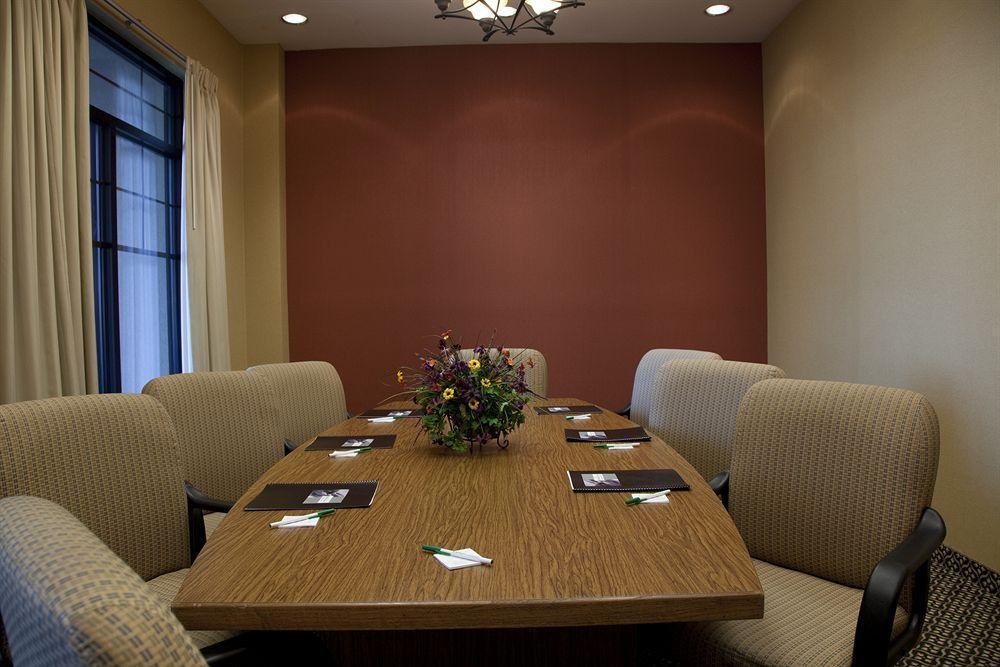 Holiday Inn Hotel & Suites オワトナ 設備 写真