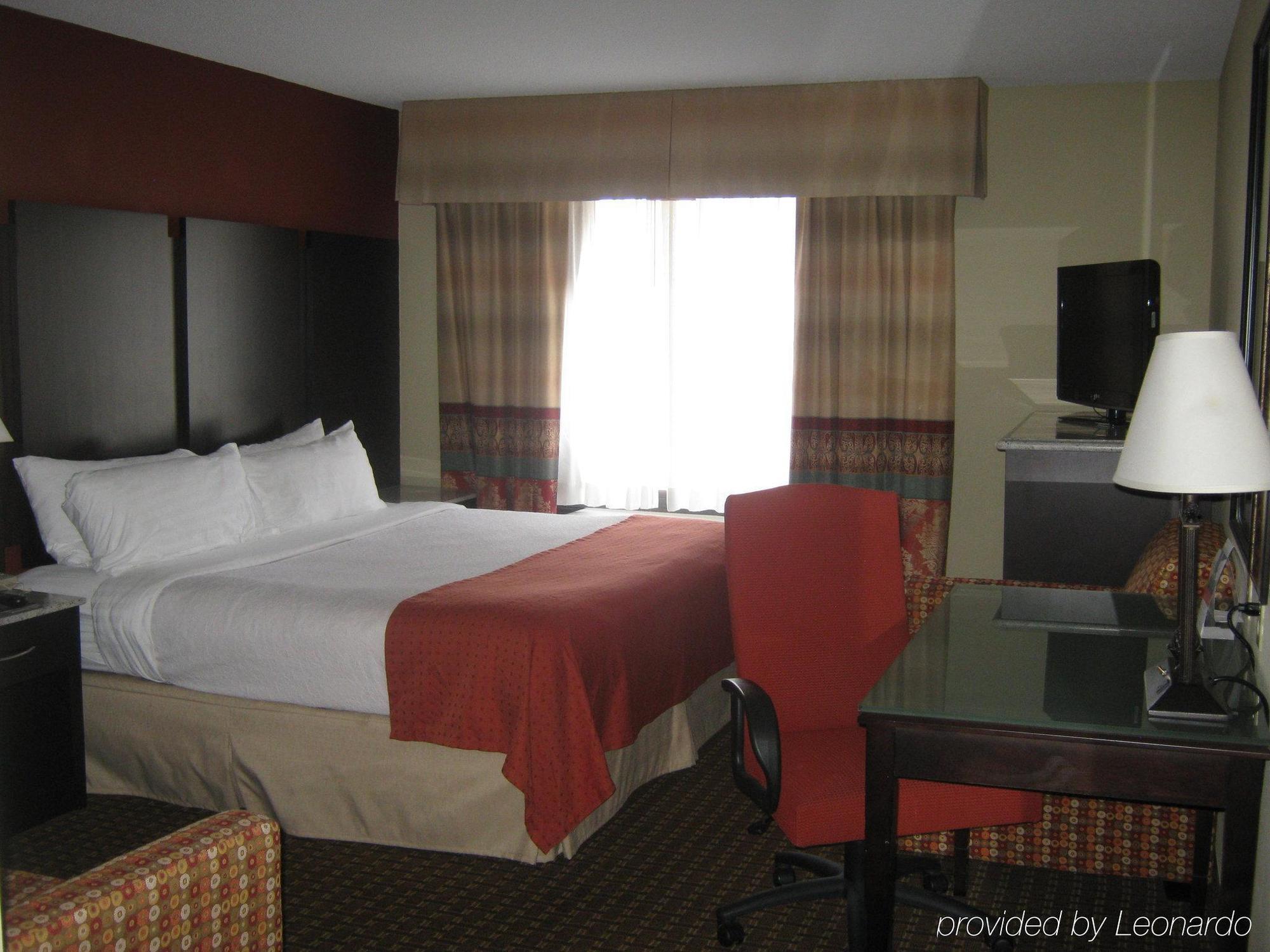 Holiday Inn Hotel & Suites オワトナ エクステリア 写真