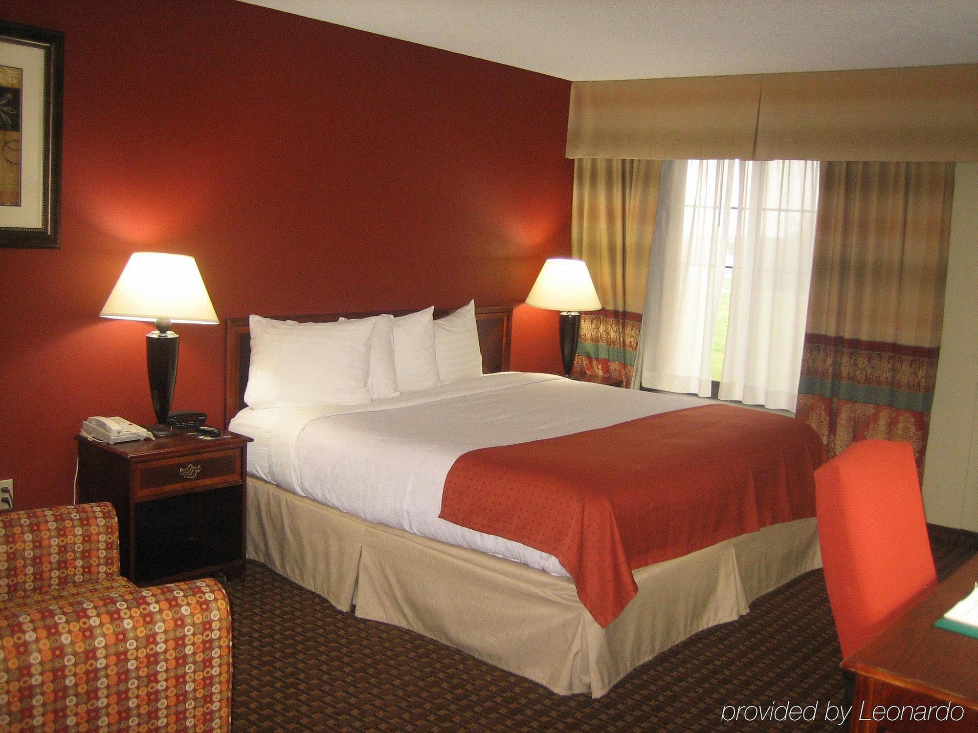 Holiday Inn Hotel & Suites オワトナ 部屋 写真