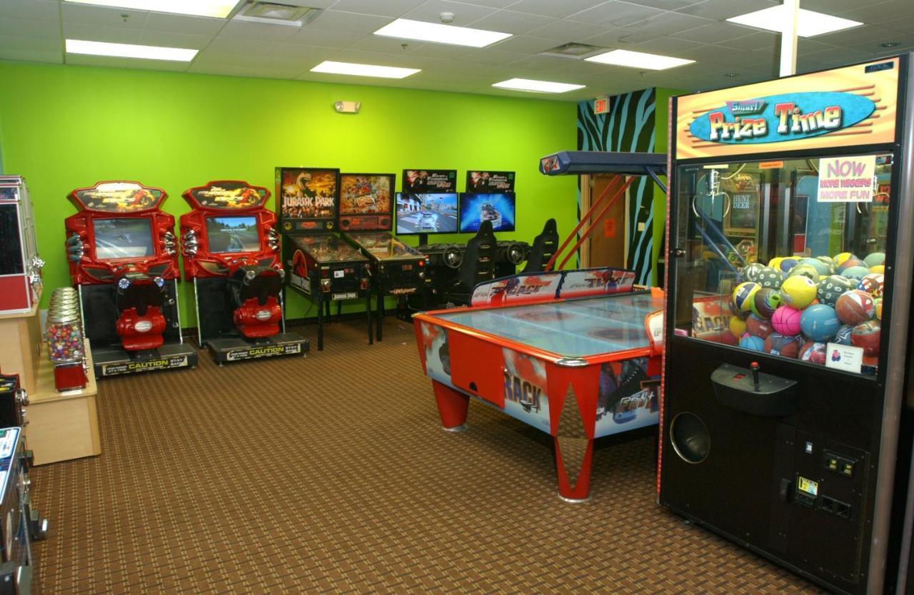 Holiday Inn Hotel & Suites オワトナ エクステリア 写真