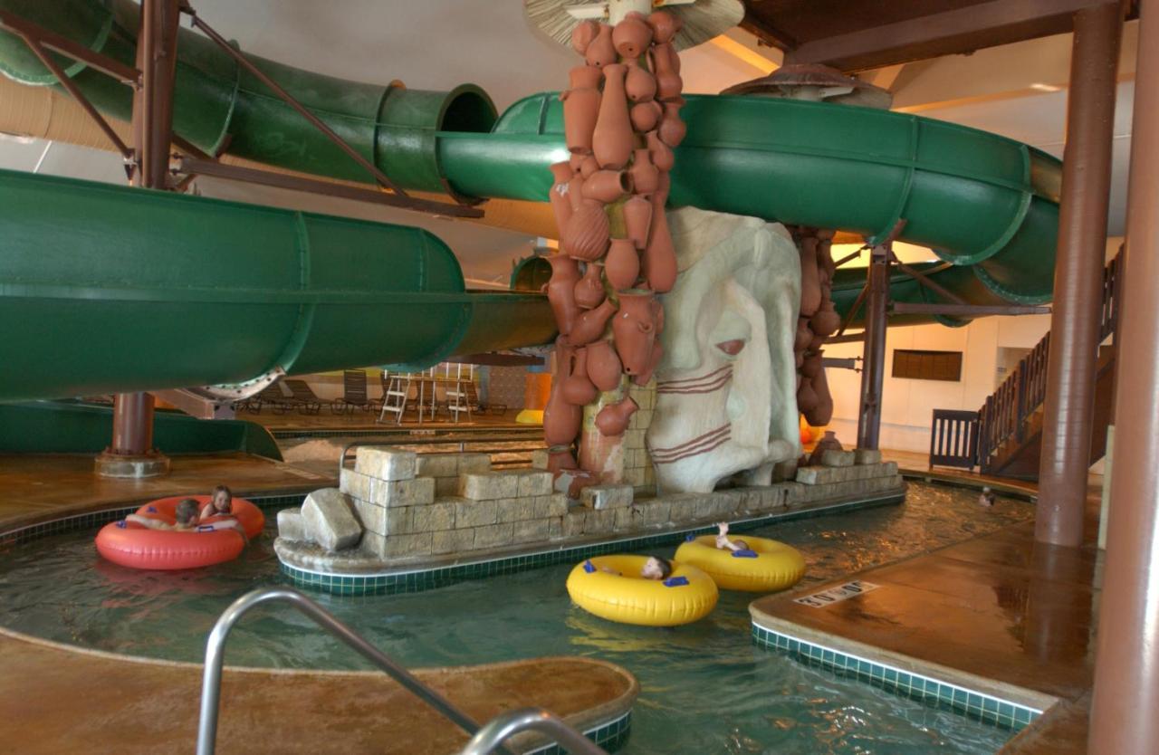 Holiday Inn Hotel & Suites オワトナ エクステリア 写真