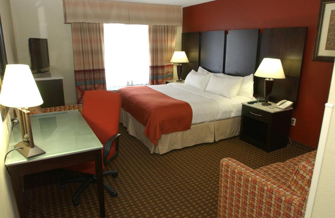 Holiday Inn Hotel & Suites オワトナ 部屋 写真